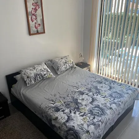 Gorgeous, 3 Bed At Bay View Кошарица