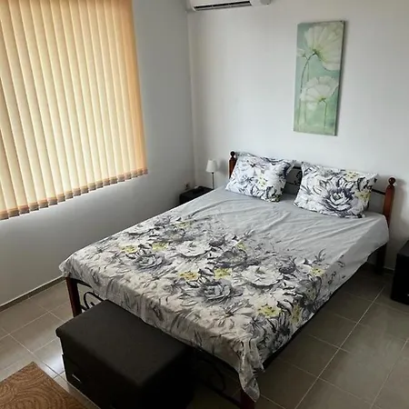 Apartment Gorgeous, 3 Bed At Bay View Kosharitsa