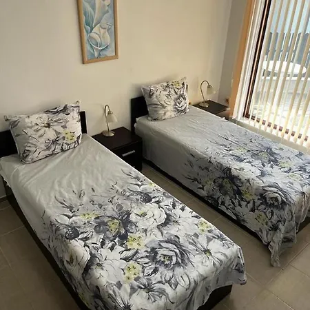 Apartment Gorgeous, 3 Bed At Bay View Kosharitsa